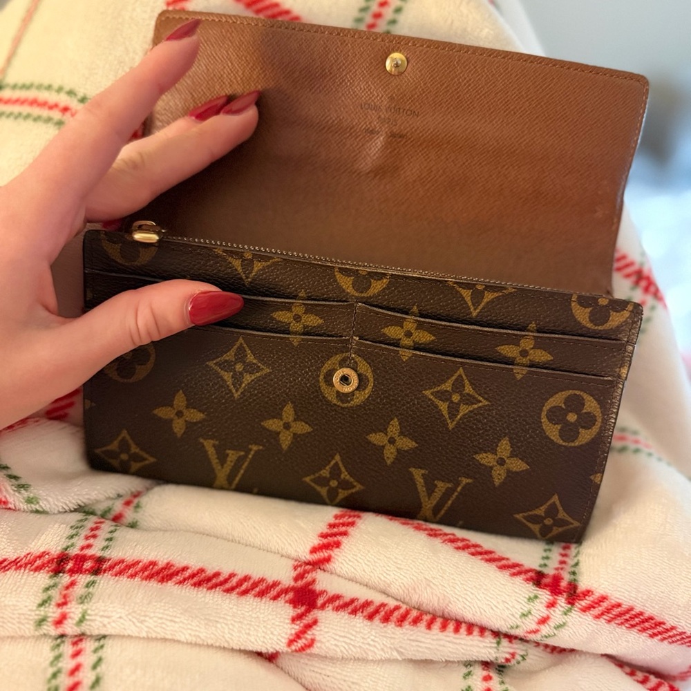 Louis Vuitton Dark Brown Monogram Clutch - Picture 11 of 15